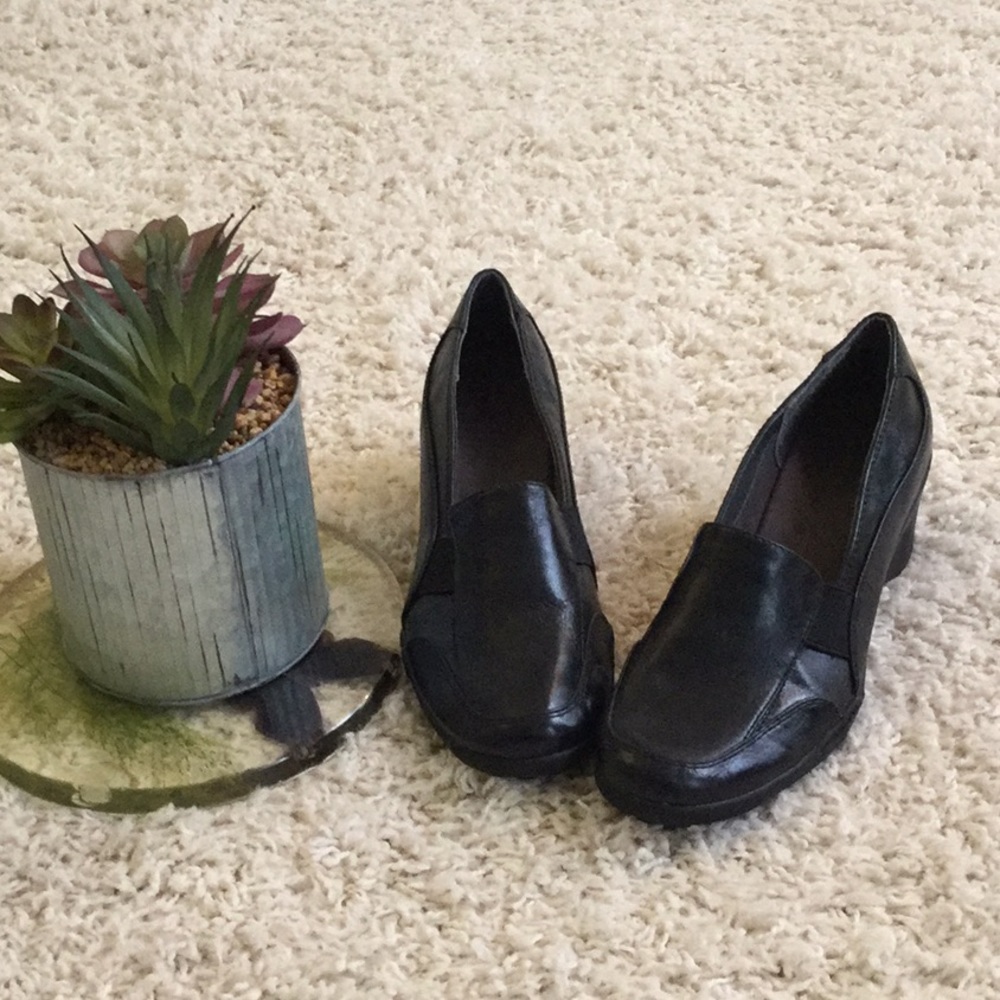 Black leather wedge slip no’s